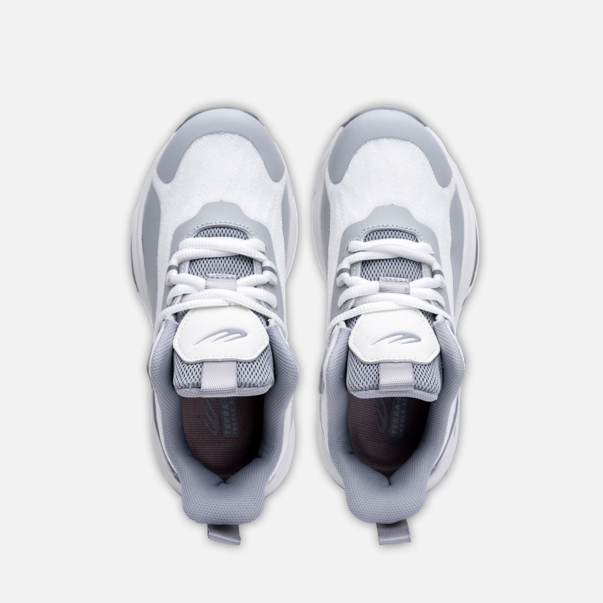 SKY KICKS YB