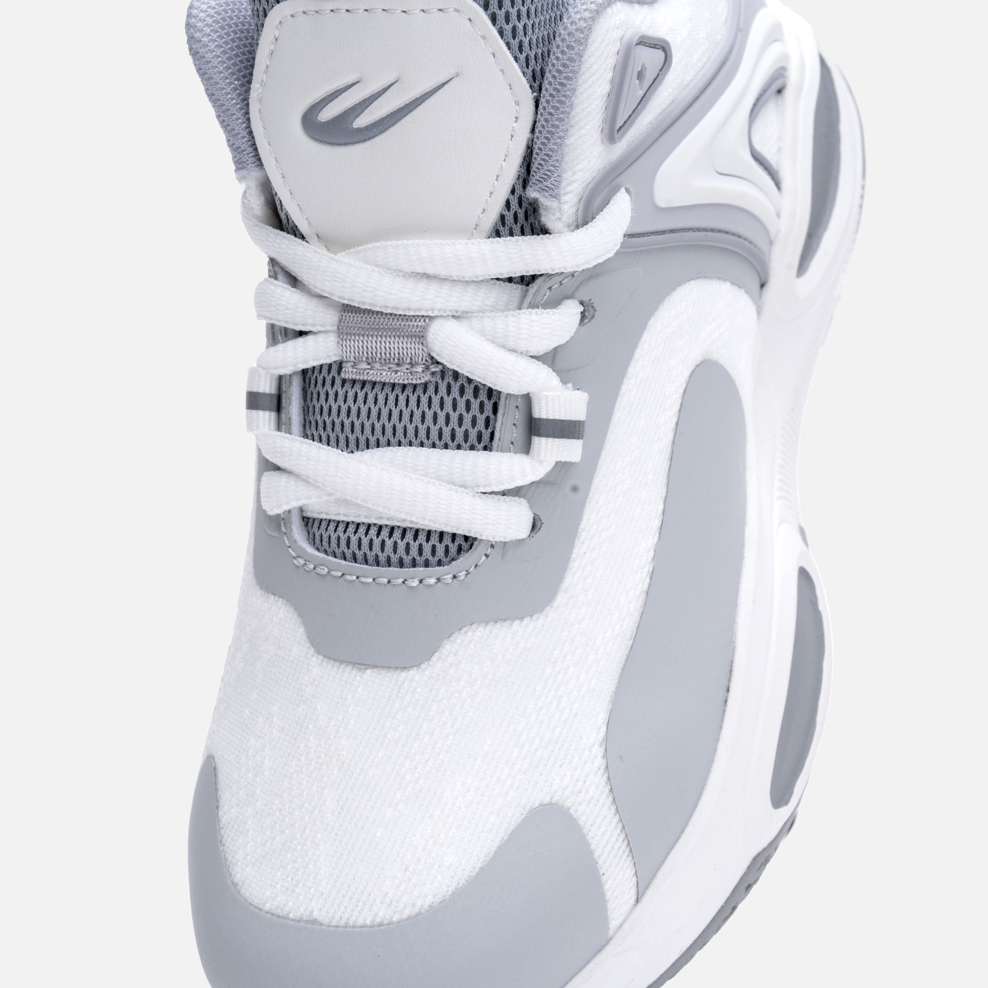 SKY KICKS YB