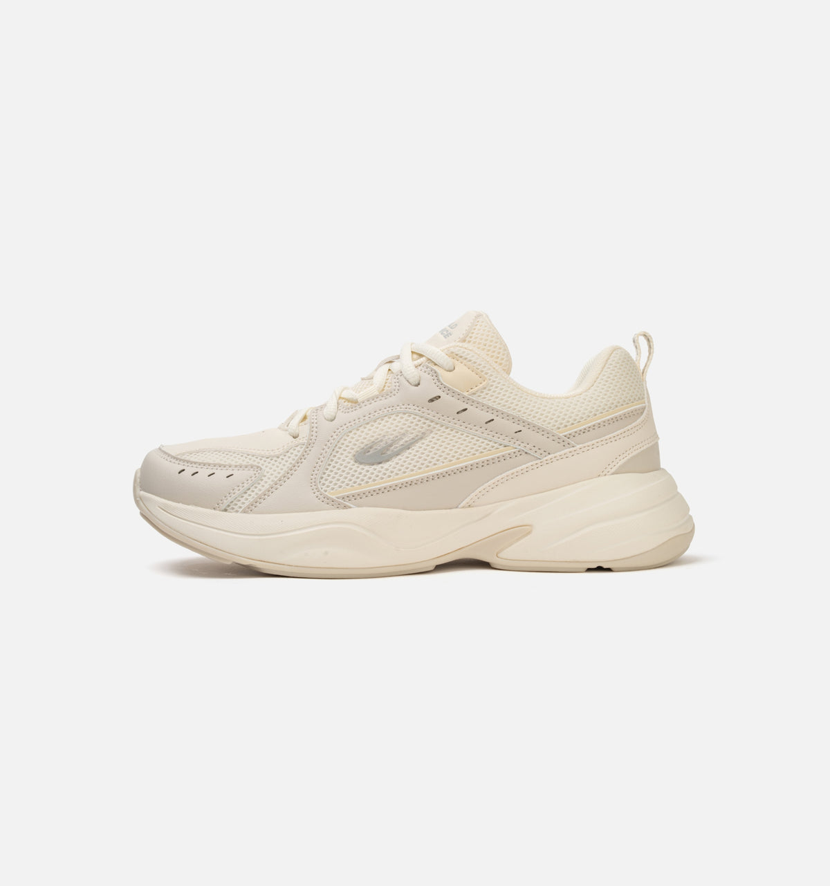 Combination of mesh and man-made leather upper, mesh lining, molded EVA midsole with rubber outsole for better cushion, and Bounce Pad insole system. Affordable, durable, and long lasting with comfort, breathability, a more secure fit, and heel cushioning. Main image